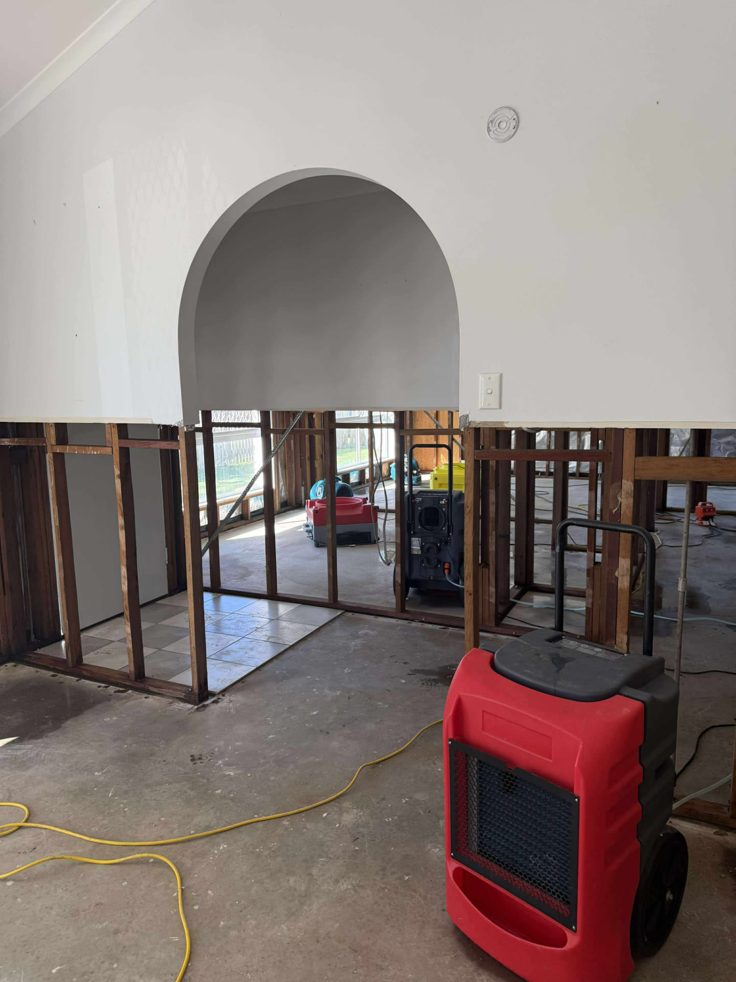 Hallway & arch drying — mould remediation and strip-out Sunshine Coast for homeowners, insurance builders and insurers