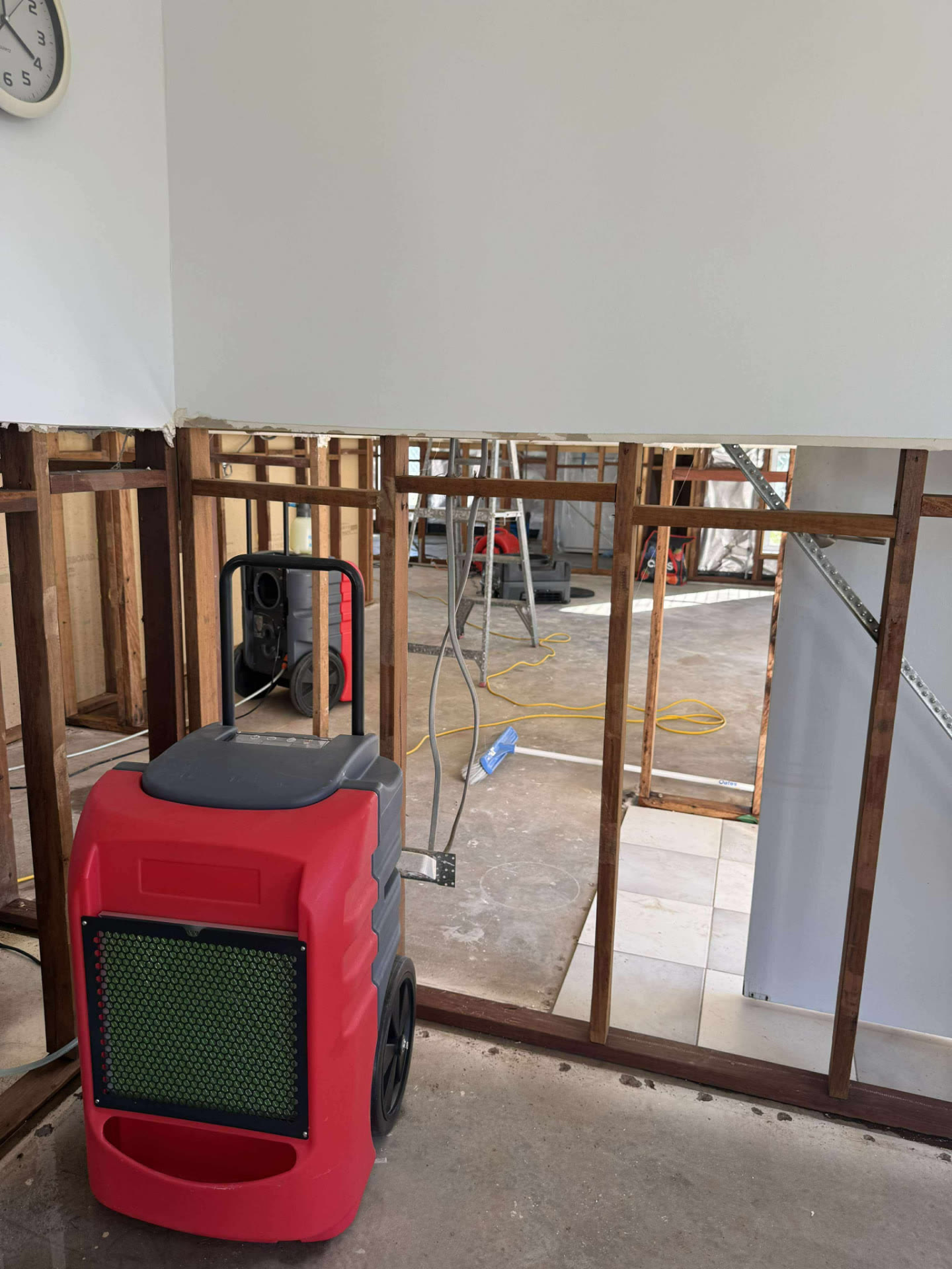 LGR dehumidifier set-up — mould remediation and strip-out Gold Coast for homeowners, insurance builders and insurers