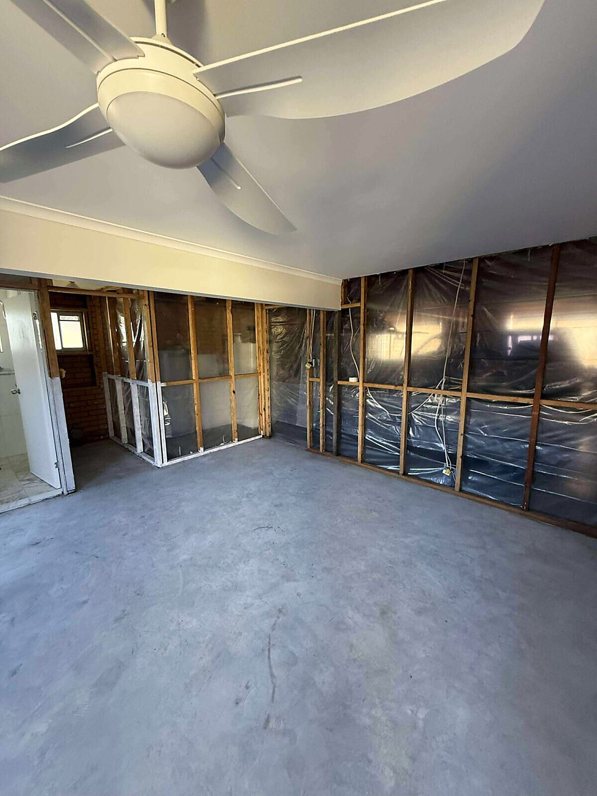 Mould remediation strip-out in Runcorn, Brisbane South for homeowners, builders and insurers